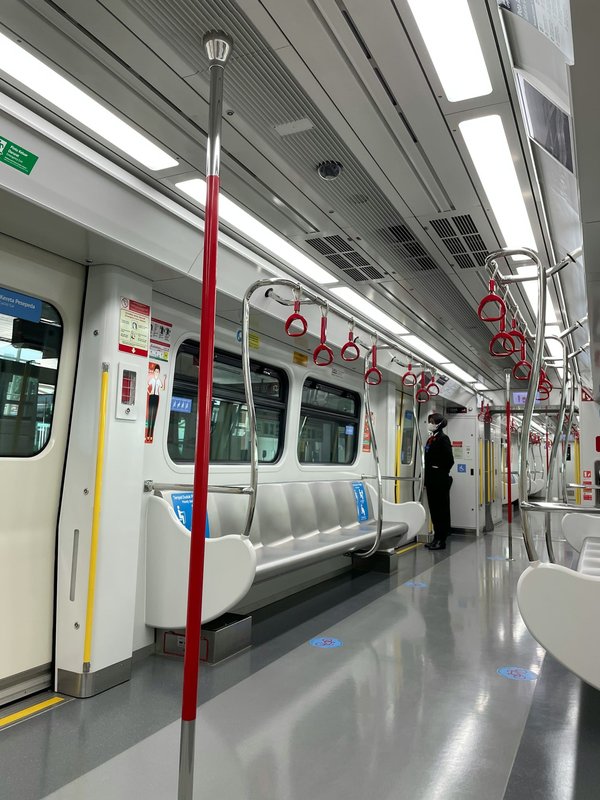 Comment les entreprises de services de transport peuvent-elles optimiser les itinéraires pour réduire les coûts ?